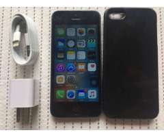 DETALLE MINIMO DE GLASS y DESGASTE DE CARCASA  se vende iPhone 5 de 16GB negro esta LIBERADO de FABR