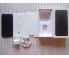 iPhone 7 BLACK MATE &#x2f; NEGRO MATE 32GB para TIGO 10 de 10 aun con plasticos