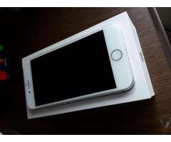 Vendo iPhone 7 de 32gb, liberado de fabrica, blanco.