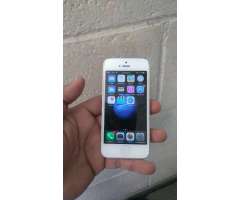 VENDO IPHONE 5 DE 16GB , LIBERADO DE FABRICA , DETALLE QUE MANCHITA BLANCA EN LA PANTALLA
