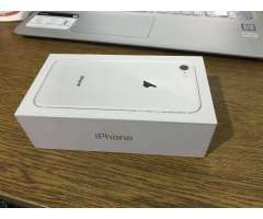 VENDO IPHONE 8 DE 64GB TIGO COMO NUEVO PRECIO 650 FIJOS