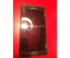 Samsung Galaxy Note Edge detalle de linea verde