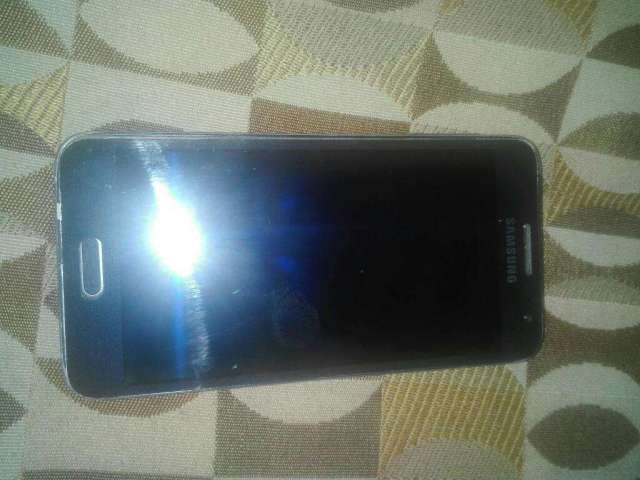 Samsung Galaxy A3 con Detalle Samsung Galaxy A3 con Detalle