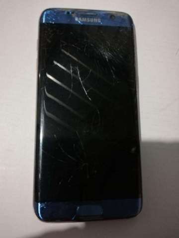 S7 Edge con Detalle de Glass S7 Edge con Detalle de Glass