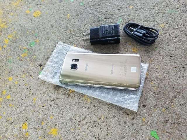 Vendo Samsung Galaxy S7 Flat Dorado Vendo Samsung Galaxy S7 Flat Dorado