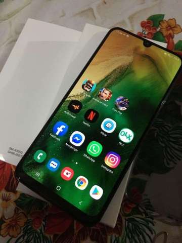 Samsung Galaxy A30 Samsung Galaxy A30