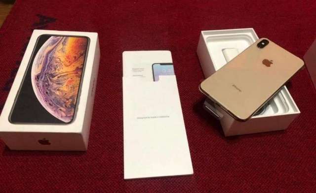 iPhone Xs Max iPhone Xs Max